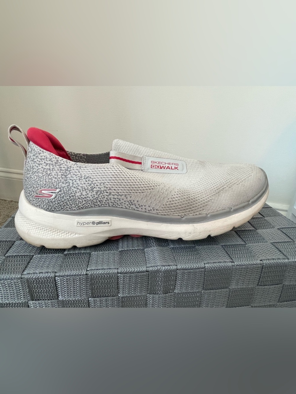 Skechers Air Cooled Goga Mat Ultra Go Walk Shoes Size 7 Gray Red Slip On